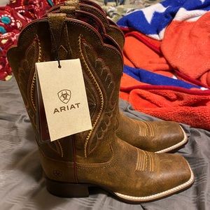 BRAND NEW ARIAT BOOTS